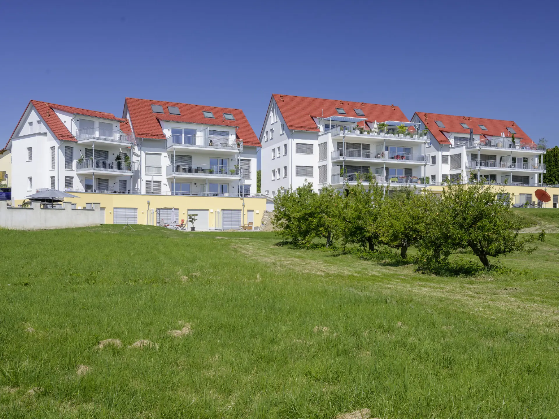 Zwei Mehrfamilienhäuser im ersten Bauabschnitt des Wohnparks Efrizweiler